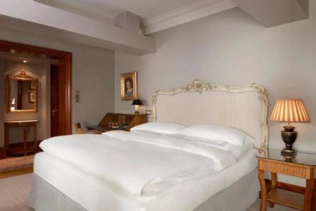 Schlosshotel - 85