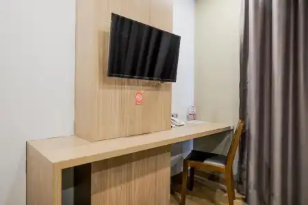 RedDoorz Premium near CBD Puri Indah - 50