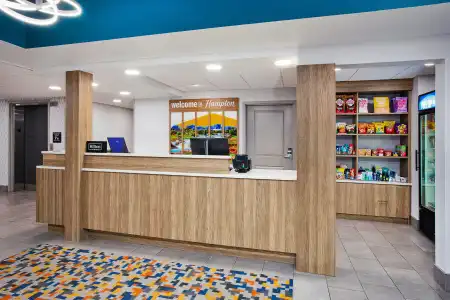Hampton Inn Sioux Falls - 49