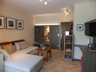 ApartChristine - 83