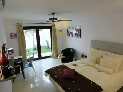 Birdcage Resort - Adult Only - 33