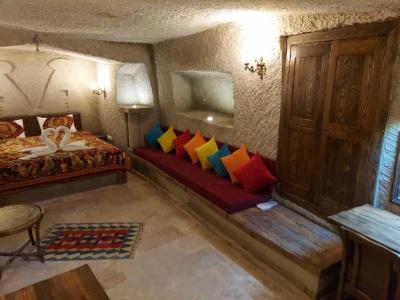 Armesos Cave - 3