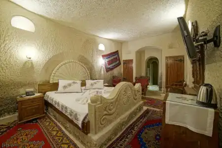 Safran Cave - 105
