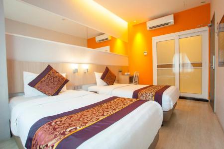 OYO 278 Orange Premier - 6