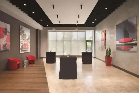 Kompose Boutique Miami Airport - 12