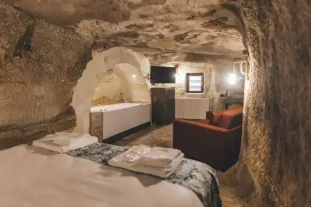 Tale Cave Inn - 118
