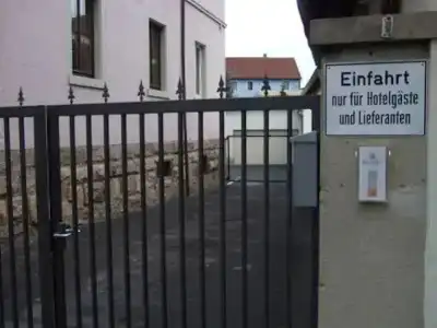Bayerischer Hof - 1