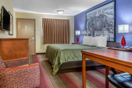 Quality Inn Columbus-East - 5