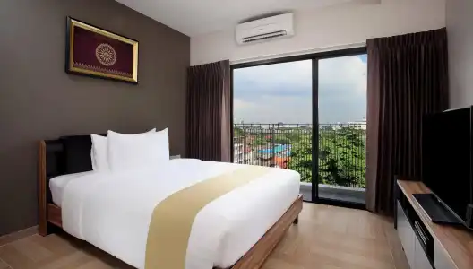 Chiva Bangkok - 90