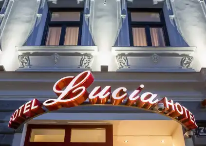 Lucia - 0