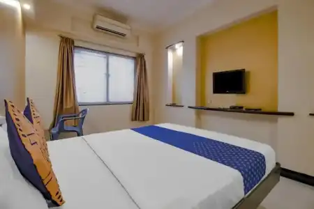 Royal Regency Lodge - 24