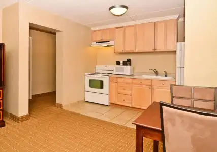 Best Western Pier Point Inn - 36