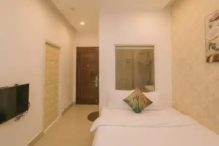 Ngan Pho Studio & - 60