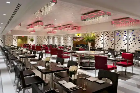 New York Marriott Marquis - 25