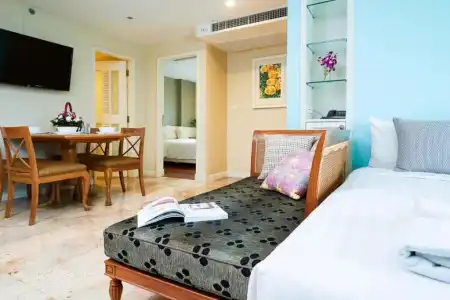 Sabai Sathorn - 131
