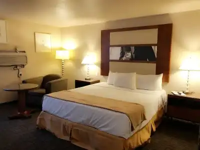 Sunrise Inn - 72