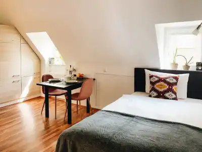 Melter & Apartments - a Neighborhood - 39