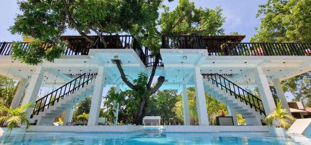 Lucky Beach Resort - 1