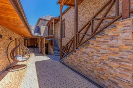 Boutique Living - 11