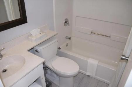 Days Inn & Suites by Wyndham Williamsburg Colonial - 20