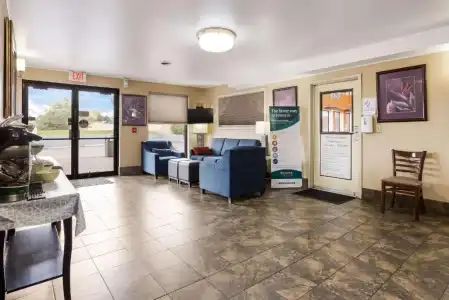 Quality Inn Airport - 20