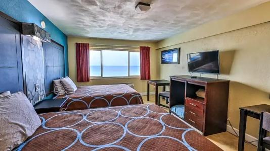 Driftwood Beach Motel - 38