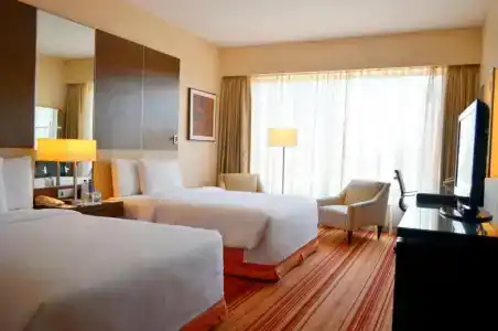 Courtyard by Marriott Mumbai International Airport - 48