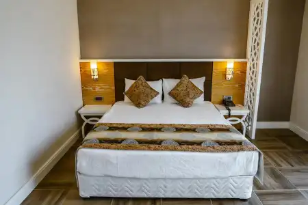 Selcukhan - 8