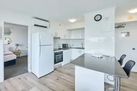 Centrepoint Holiday Apartments - 164