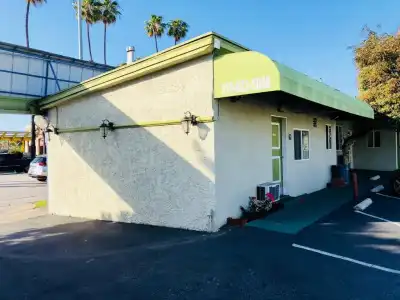 Encore Motel - 0