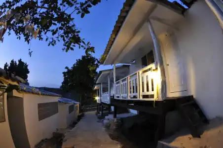 Phi Phi Cozy Seafront Resort - 0