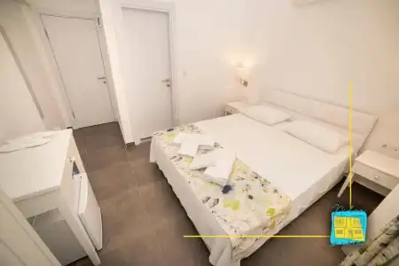 Ni̇li̇a Bozcaada - 55