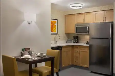 Cambridge Suites Mississauga - 26
