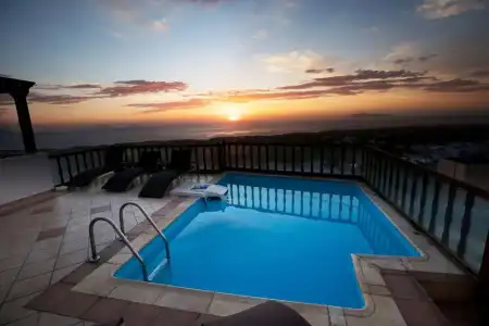 Amerisa Suites & Villa - 18
