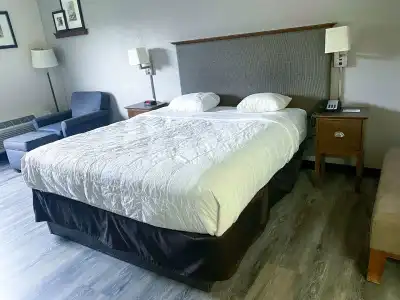 Rodeway Inn Rochester Airport - 2