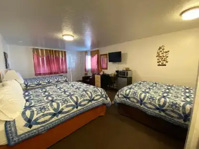 Motel West - 31