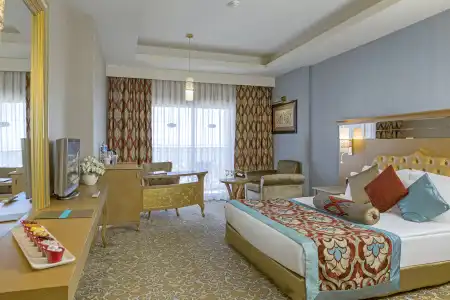 Royal Holiday Palace - 3