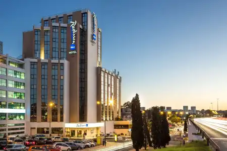 Radisson Blu - 0