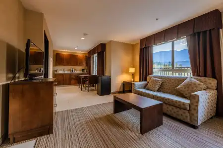 Holiday Inn Express Golden-Kicking Horse by IHG - 19