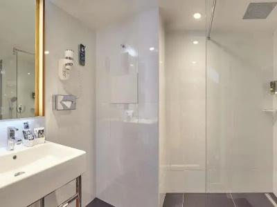 Mercure - 48