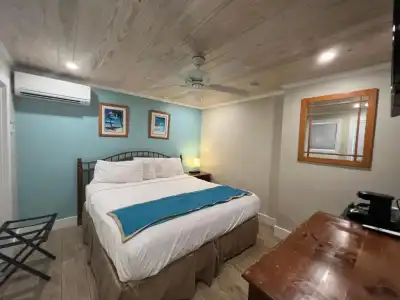 Seashell Motel and International Hostel - 36