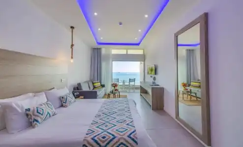Island Boutique - 4