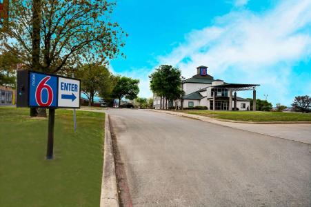 Motel 6 San Antonio, TX - Sea World North - 15