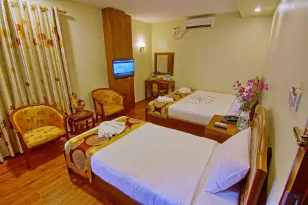 Royal Pearl - 1