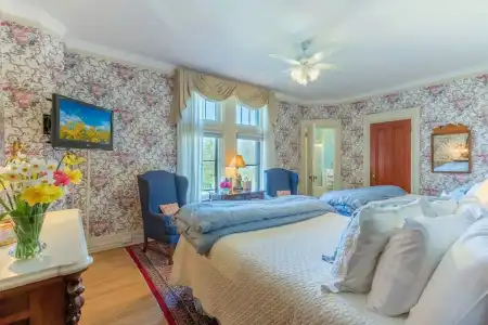 Wilburton Inn - 90
