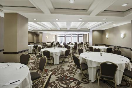 Embassy Suites by Hilton Alexandria Old Town - 28