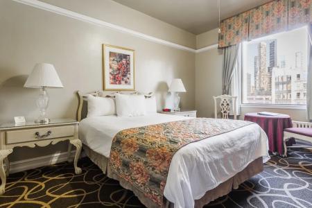 Funky Pool Side Cabana in Dtphx - 34