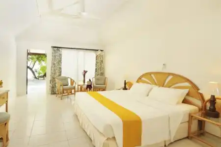 Holiday Island Resort & Spa - 3