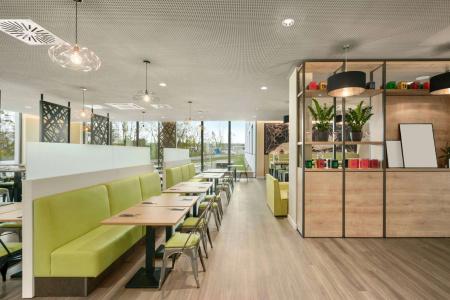 Super 8 by Wyndham Munich City North - 12
