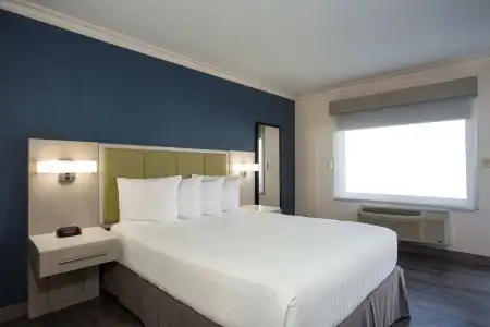 SureStay by Best Western Santa Monica - 6